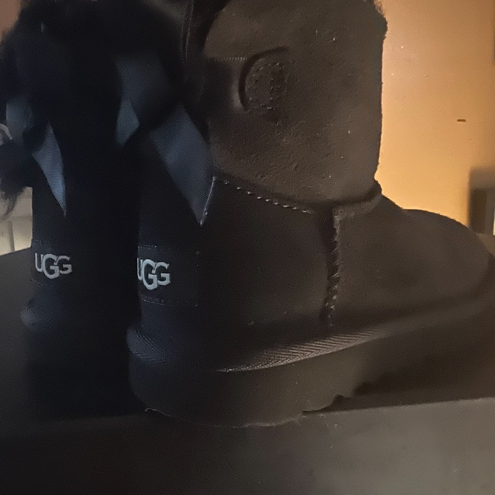 authentic black Ugg boots